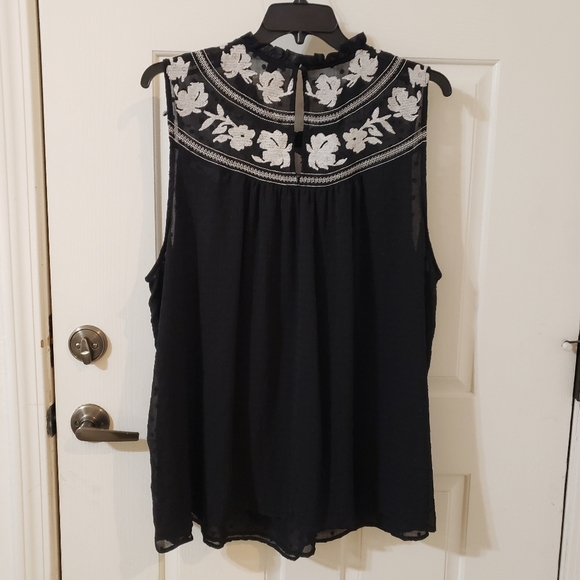 Torrid Black Embroidered Sleeveless Top Size 4 - Picture 5 of 8